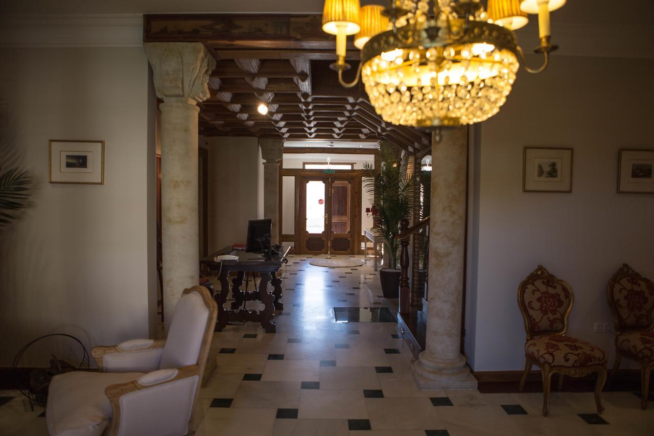 מדריגאל דה לס אלטס טורס Posada Isabel De Castilla מראה חיצוני תמונה